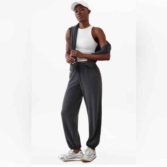 NWT-Athleta Black Seasoft Jogger, Extra Small Petite - Picture 1 of 8